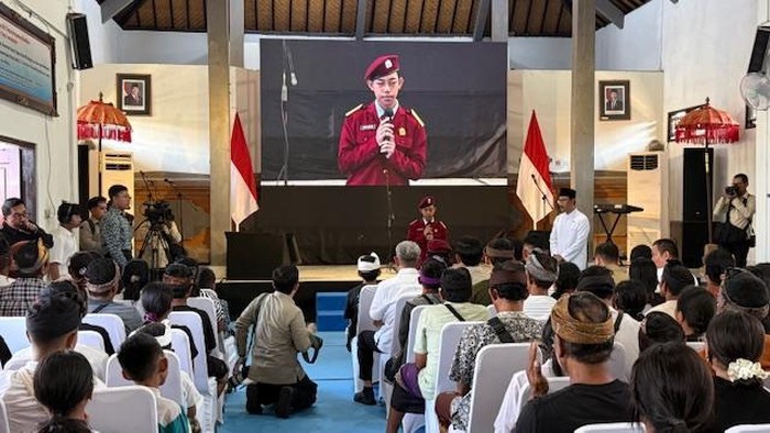 Momen siswa sekolah rakyat curhat langsung ke Prabowo (Eva/detikcom)