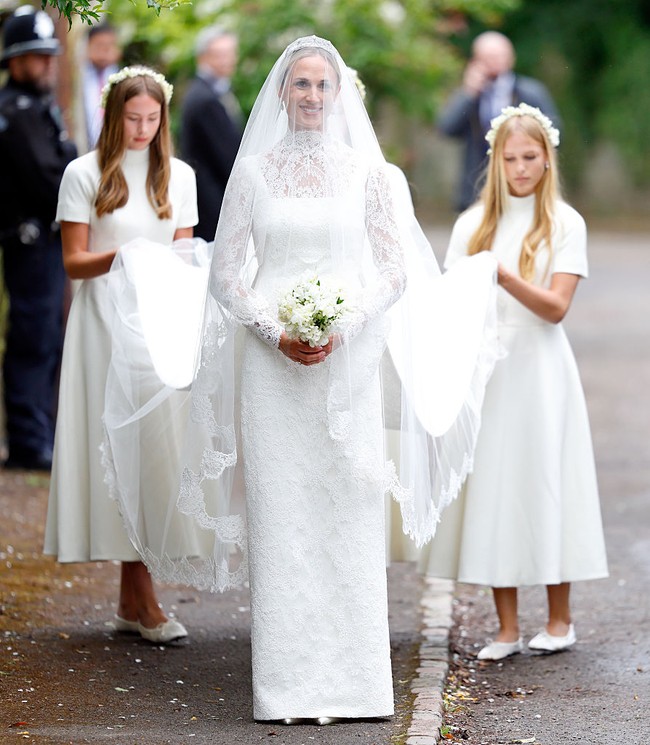 “Tiara yang dikenakan memikat mata dengan desain khas periode Edwardian dan Deco, sesuatu yang sangat jarang ditemukan dalam perhiasan,” ungkap pihak Pragnell. Foto: Getty Images
