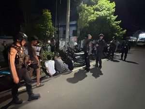 8 Remaja Hendak Tawuran Dipicu Dendam di Bone Ditangkap, Parang-Busur Disita