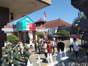 Prabowo Kunjungi Sekolah Rakyat di Tabanan, Disambut Pasukan Baris-berbaris