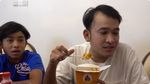 Momen Ruben Onsu Mukbang Geprek Bensu yang Cabangnya Sisa Dua di Jakarta