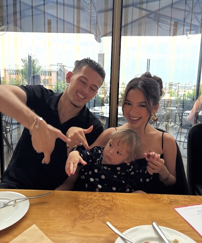 So Sweet! Potret Justin Hubner Kulineran Seru bersama Jennifer Coppen