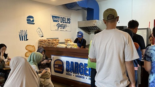 Suasana Kedai Barger yang tengah viral di Mataram, Minggu (7/6/2026). (Nathea Citra/detikBali)