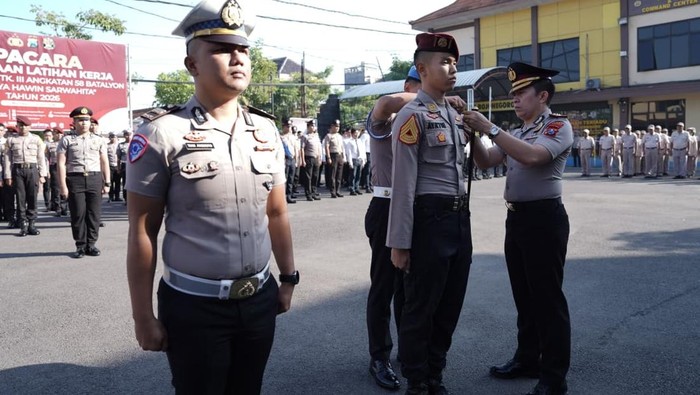 11 taruna akpol latihan kerja di Polres Bojonegoro