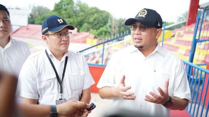 Andre bersama Kepala Satker Prasarana Strategis Kementerian PU Rifi Firdaus meninjau proyek renovasi GHAS, Senin (8/6/2026).