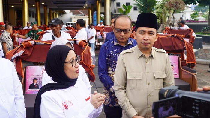 Bupati Jember M Fawait bersama Nanik S Deyang