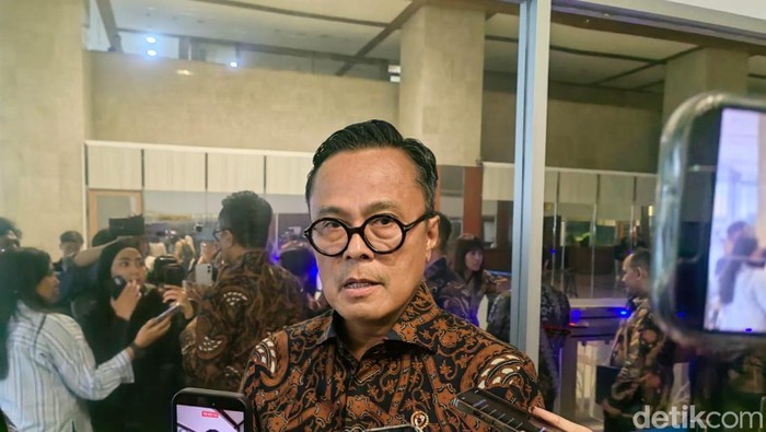 COO Danantara/ Kepala BP BUMN Dony Oskaria