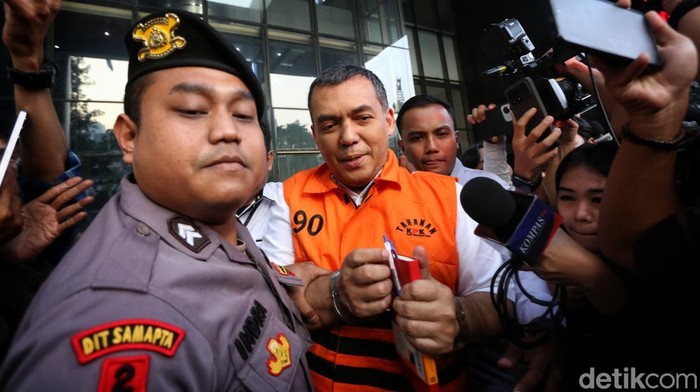 Mantan Wakil Menteri Imigrasi dan Pemasyarakatan (Imipas), Silmy Karim, menjalani pemeriksaan perdana sebagai tersangka di Gedung Merah Putih Komisi Pemberantasan Korupsi (KPK), Jakarta, Senin (8/6/2026). Pemeriksaan ini menjadi babak baru dalam pena