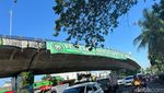 Spanduk dan Mural Dukungan Bonek Hiasi Surabaya Jelang HUT Persebaya