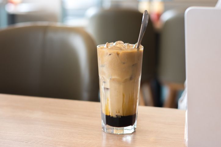 Es kopi susu gula aren Es kopi susu gula aren