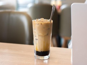 Gara-gara Bawa Kopi, Siswi SMA Ini Kena Skors di Hari Pertama Sekolah!