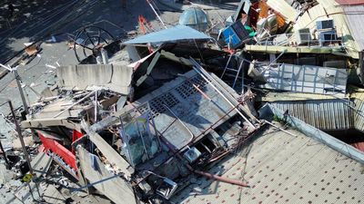 Bangunan Ambruk-Puing Berserakan, Begini Dampak Gempa Dahsyat di Filipina