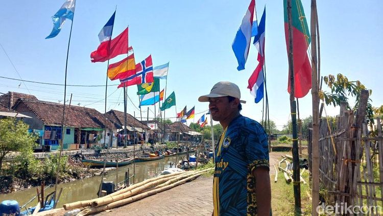 Jelang Piala Dunia 2026 Kampung Nelayan di Pasuruan Disulap Jadi Kampung Gila Bola
