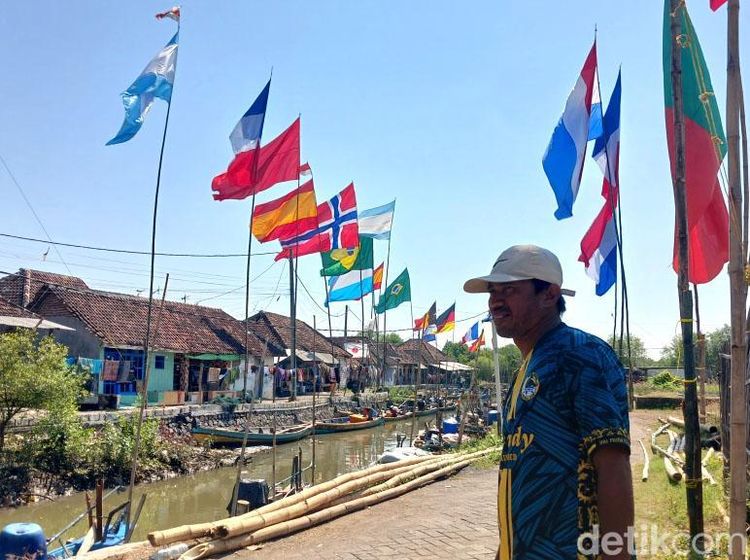 Jelang Piala Dunia 2026 Kampung Nelayan di Pasuruan Disulap Jadi Kampung Gila Bola