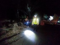 Tanjakan Panganten Garut Makan Korban, Truk Beras Jatuh ke Jurang