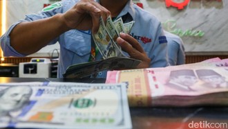 Bank Mulai Jual Dolar AS Rp 18.000 Lagi