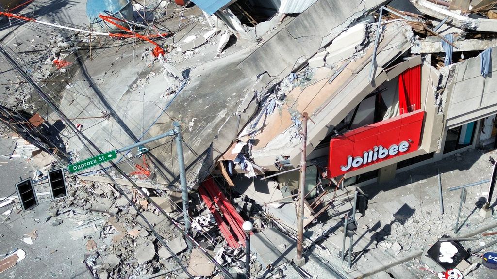 kondisi bangunan yang runtuh setelah gempa berkek magnitude 7,8 di General Santos, Pulau Mindanao, Filipina, 8 Juni 2026. (GenSan DEV/Handout via REUTERS) kondisi bangunan yang runtuh setelah gempa berkek magnitude 7,8 di General Santos, Pulau Mindanao, Filipina, 8 Juni 2026. (GenSan DEV/Handout via REUTERS)