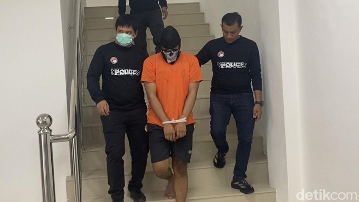 Kurir sabu membawa 113 Kg saat ditangkap Ditresnarkoba Polda Sumut (Mhd Ilham Pradilla/detikSumut))