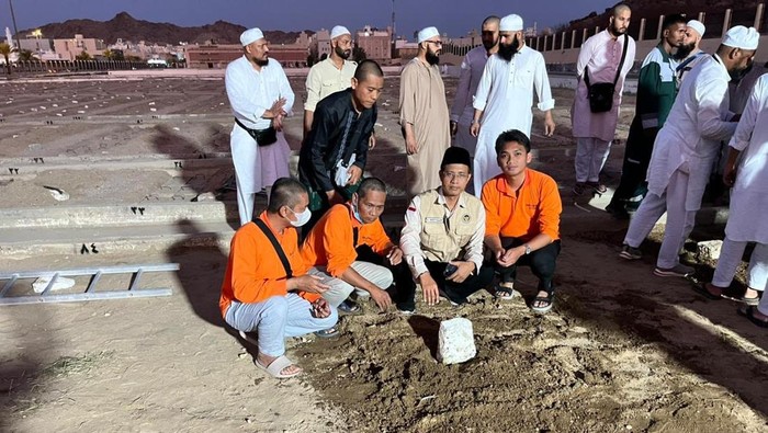 Makam jemaah haji asal Kediri yang meninggal di Tanah Suci