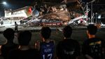 Malam Mencekam di Filipina, Warga Menatap Ngeri Reruntuhan Kota