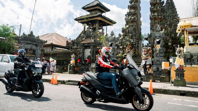 Maxi Tour Boemi Nusantara: Menikmati Surga Roda Dua di Bali