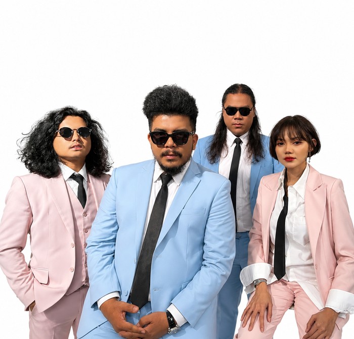 Band Methosa merilis single Biru Pink, lagu satir tentang hubungan manusia modern dengan uang, dikemas dalam musik hip-hop yang catchy dan kritis.