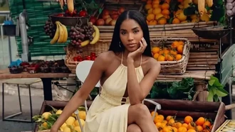 Model Gugat Brand Fashion Setelah Wajahnya 'Dikloning' AI untuk Iklan Seksi