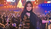 Nadya Naufel juga punya usaha. Ia punya agensi untuk yang ingin menjalani operasi di Turki, lalu ada toko pakaian, dan menjadi distributor korset atau garment dari Kolombia. (Foto: dok Instagram nadyanaufel)