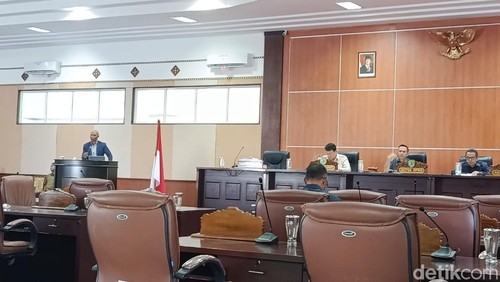 Rapat paripurna DPRD Manggarai Barat, Senin (8/6/2026).