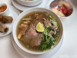 Pho 777: Gurih Ngaldu! Pho Gaya Vietnam Utara dengan Topping Brisket