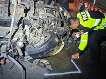 Ambulans Tabrak Truk di Tol Permai: Pasien Selamat, Anak dan Perawat Tewas