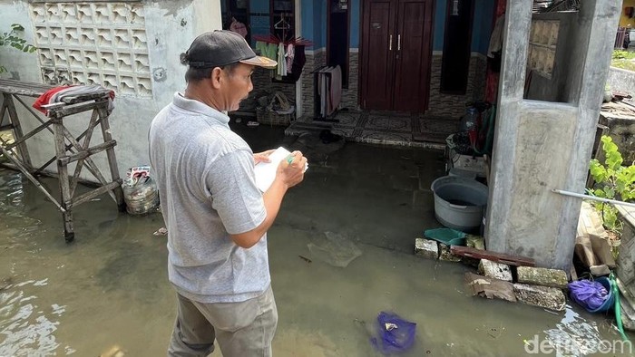 Potret banjir rob di Desa Pantiharjo, Kaliori, Rembang, Senin. (8/6/2026).