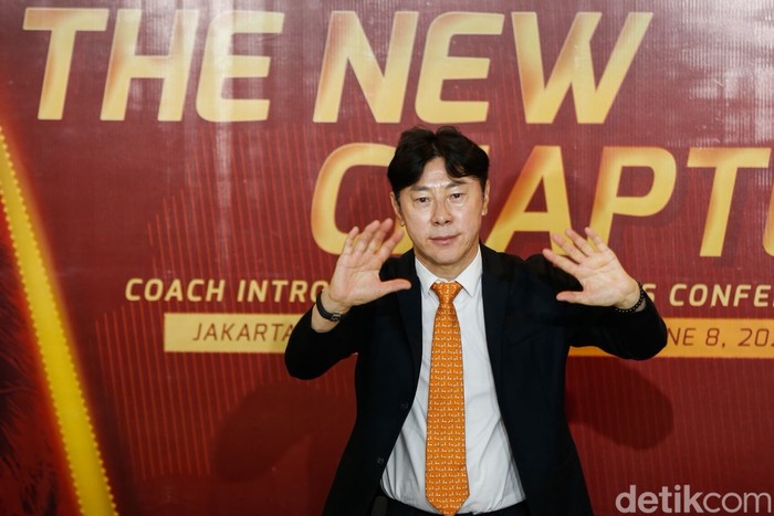 Perwakilan manajemen Persija Jakarta menghadiri acara perkenalan pelatih baru di Jakarta International Stadium (JIS), Jakarta, Senin (8/6/2026). Klub resmi mengumumkan penunjukan Shin Tae-yong sebagai pelatih kepala.