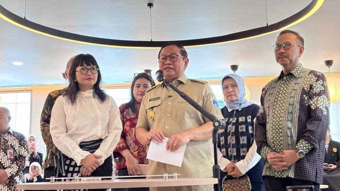 Pramono Anung (tengah)-(Belia/detikcom)