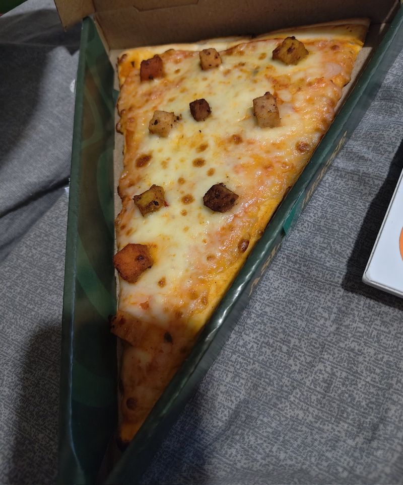 Rencana Makan Pizza Gourmet, Pelanggan Ini Malah Dapat Pizza Zonk!