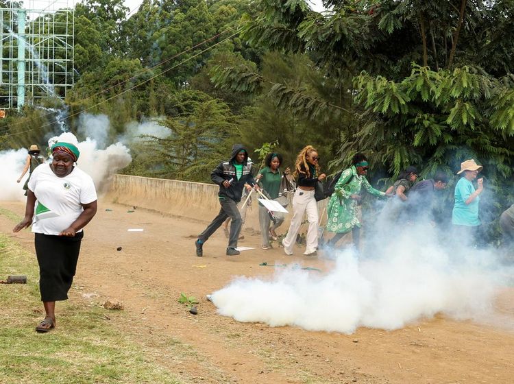 Ricuh di Nairobi, Polisi Tembakkan Gas Air Mata ke Aktivis Lingkungan