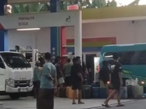 Viral SPBU di Bojonegoro Utamakan Pembeli BBM Bawa Jeriken