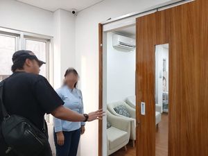Imigrasi Deportasi WN Vietnam yang Praktik Dokter Gigi Ilegal di Tangsel