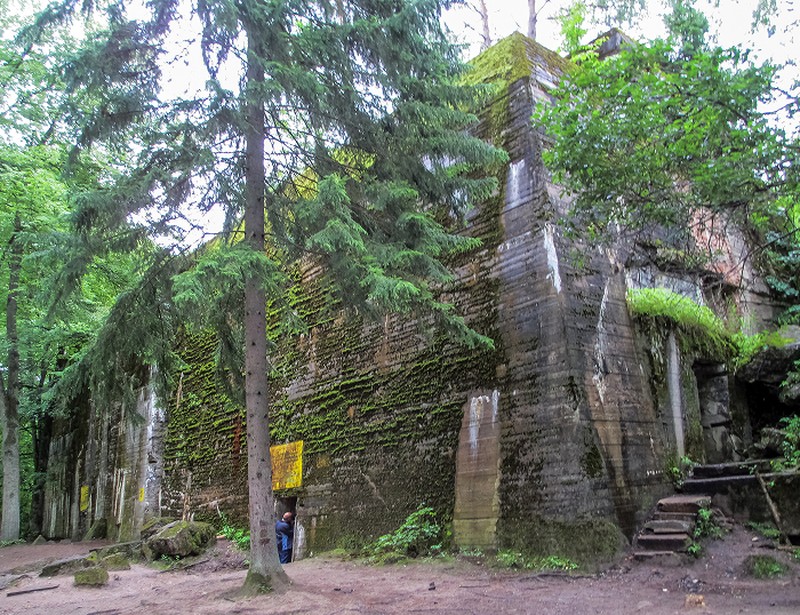 10 Bunker Bawah Tanah Paling Rahasia di Dunia