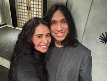 Gemas! Ayushita Kesampaian Kepang Rambut Gerald Situmorang