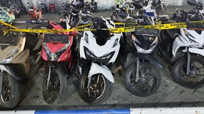 Barang bukti motor hasil curian dari sindikat curanmor di Tangerang yang berhasil diungkap polisi (dok.istimewa)