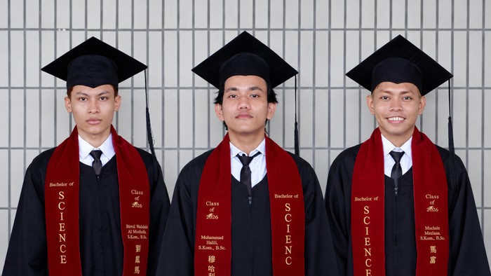 Birrul Walidain, Muhammad Halili, Muchsin Maulana 3 mahasiswa KIP-K Unusa yang mendapat gelar ganda di Taiwan