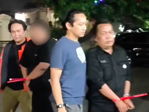 Bukannya memastikan keamanan, petugas satpam RS di Cileungsi, Kabupaten Bekasi malah cosplay untuk mencuri motor di tempat kerja sendiri. (dok Istimewa)