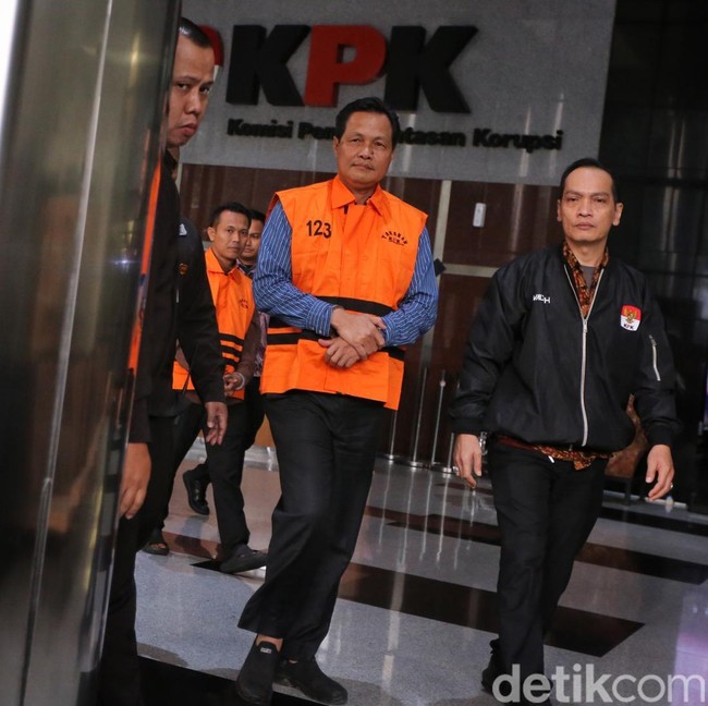 Dari Kursi Bupati ke Balik Jeruji, Edison Resmi Ditahan KPK