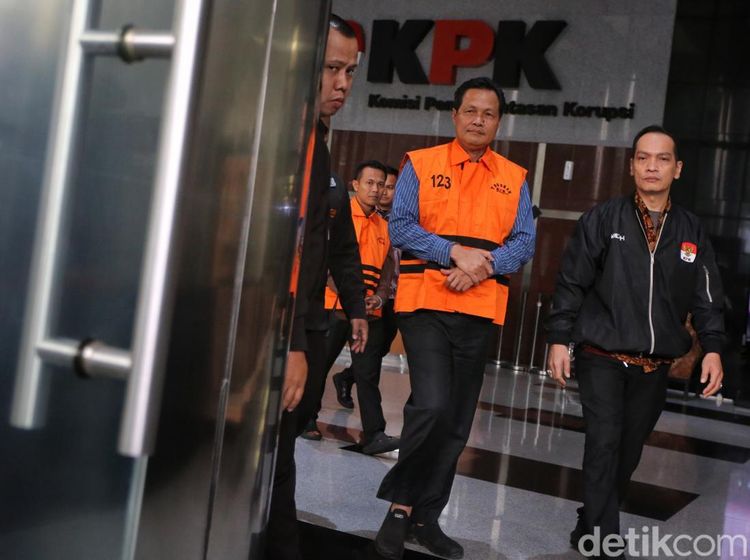 Dari Kursi Bupati ke Balik Jeruji, Edison Resmi Ditahan KPK