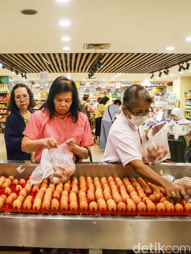 Di Tengah Tekanan Rupiah, Harga Kebutuhan Pokok Belum Bergejolak