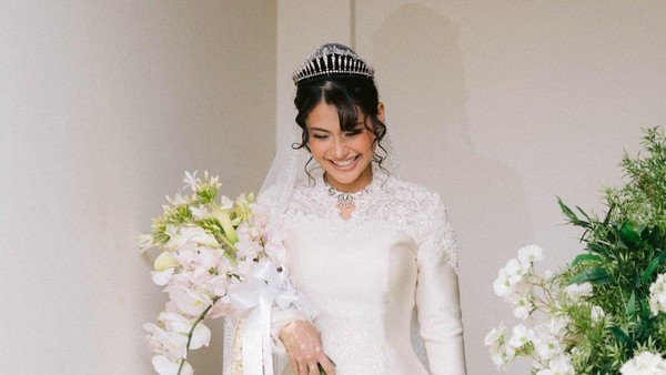 Foto: Elegan Gaun Pengantin Didiet Maulana di Royal Wedding Malaysia