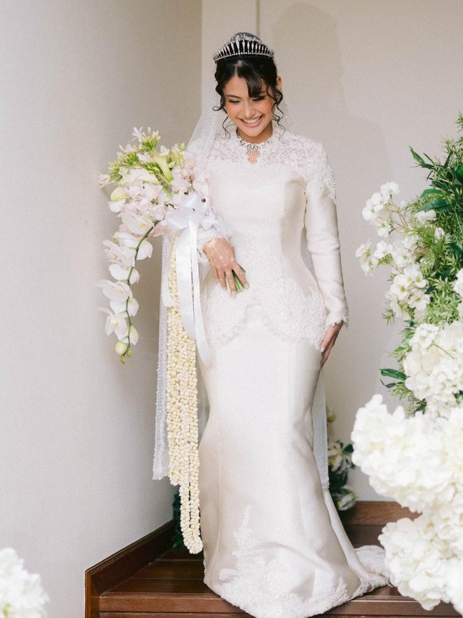 Foto: Elegan Gaun Pengantin Didiet Maulana di Royal Wedding Malaysia