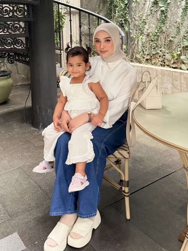 Dinan Fajrina Akhirnya Tunjukkan Foto Utuh Anak