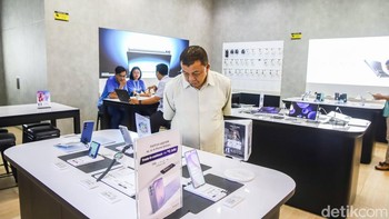 Harga sejumlah telepon genggam, laptop, serta sparepart dilaporkan naik antara Rp500 ribu hingga Rp1 juta, tergantung merek dan spesifikasi produk.